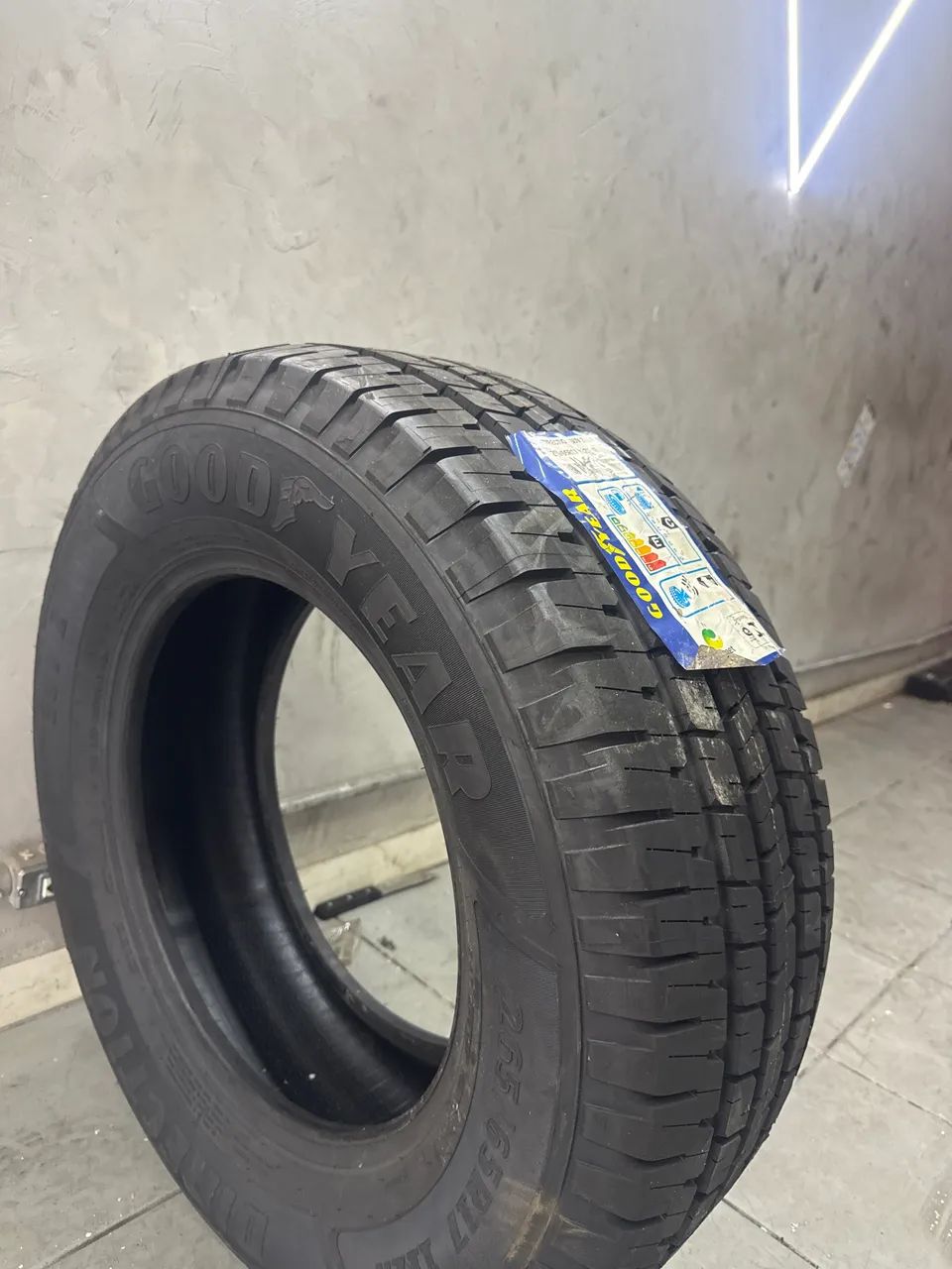 Pneu 265/65R17 Goodyear Direction SUV 2 - 265/65R17 - Peças para