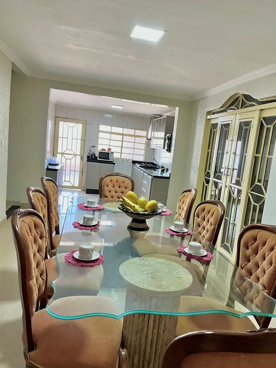 Espaço com duas 2 casas, térrea e de pavimento