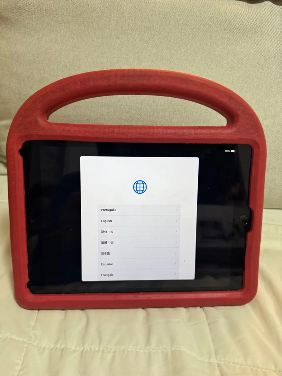 Tablet Apple iPad 6 128 gb com capa protetora