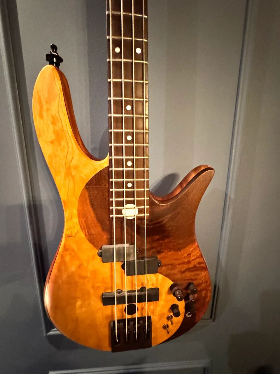 Baixo Camazon custom Yun Yang  - Foto 2