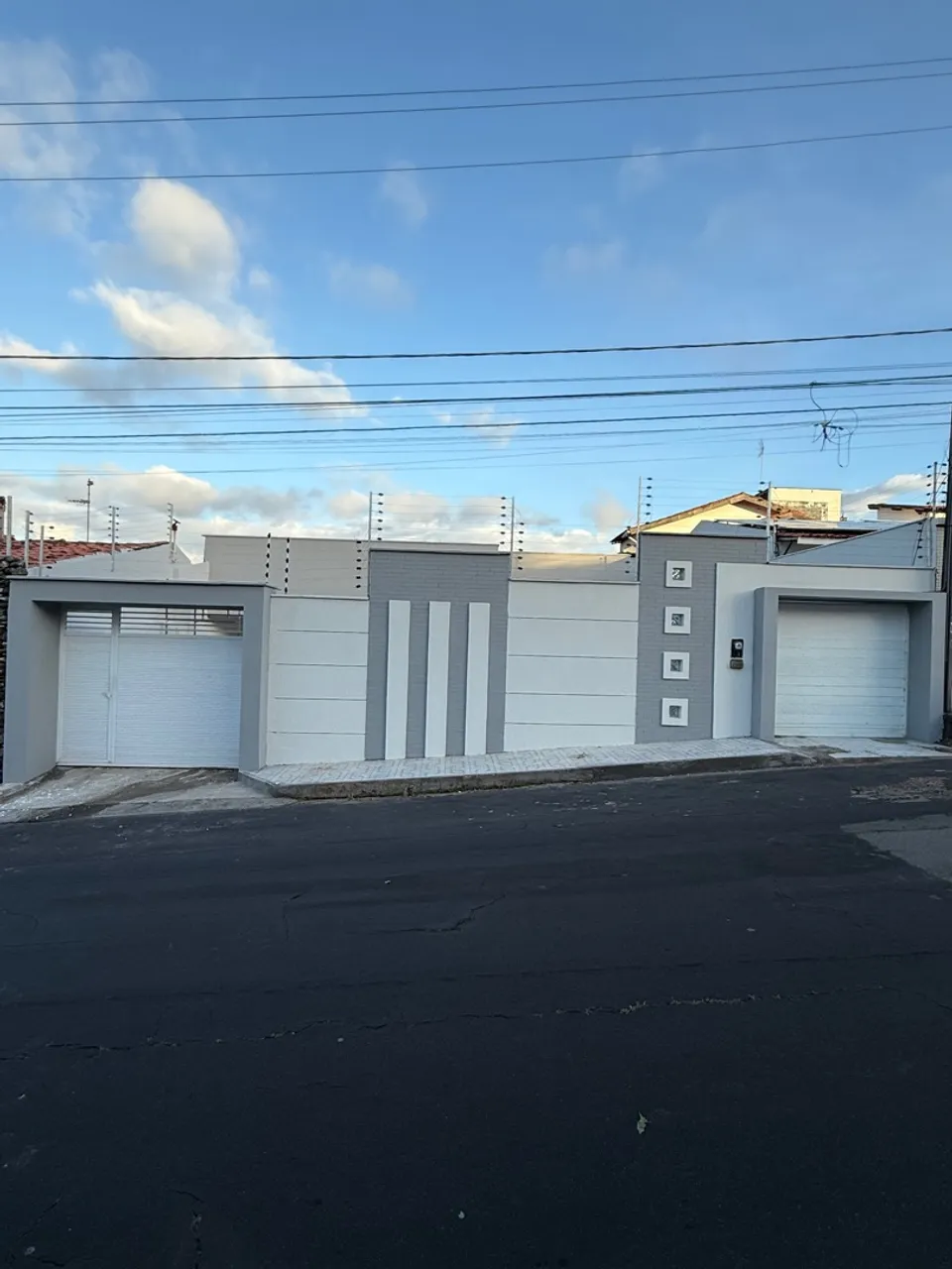 Casa no Cohafuma 350m2 6 quartos sendo 2 Suítes + 2 Banheiros Social
