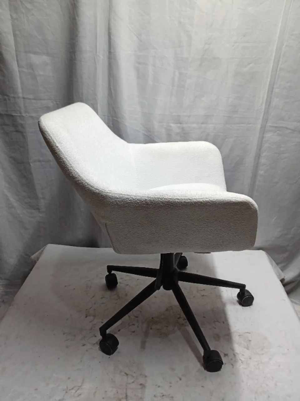 Cadeira Poltrona Giratória Tecido Branca - Foto 3