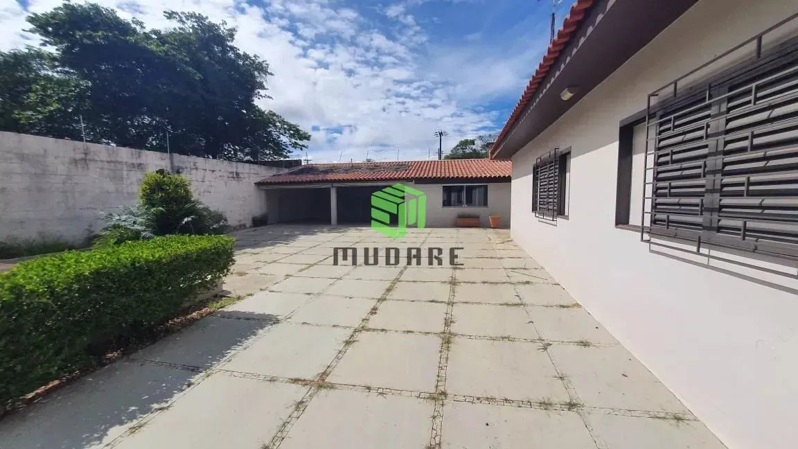 Casa 695m² à Venda | Santa Cruz - Franca/SP | Espaço Amplo com Piscina - CA676