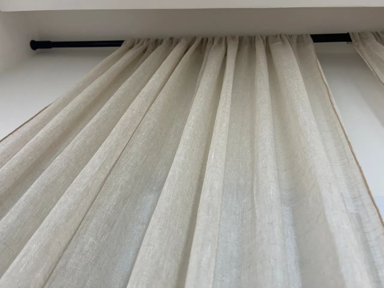 Cortina com varão extensível.  - Foto 3