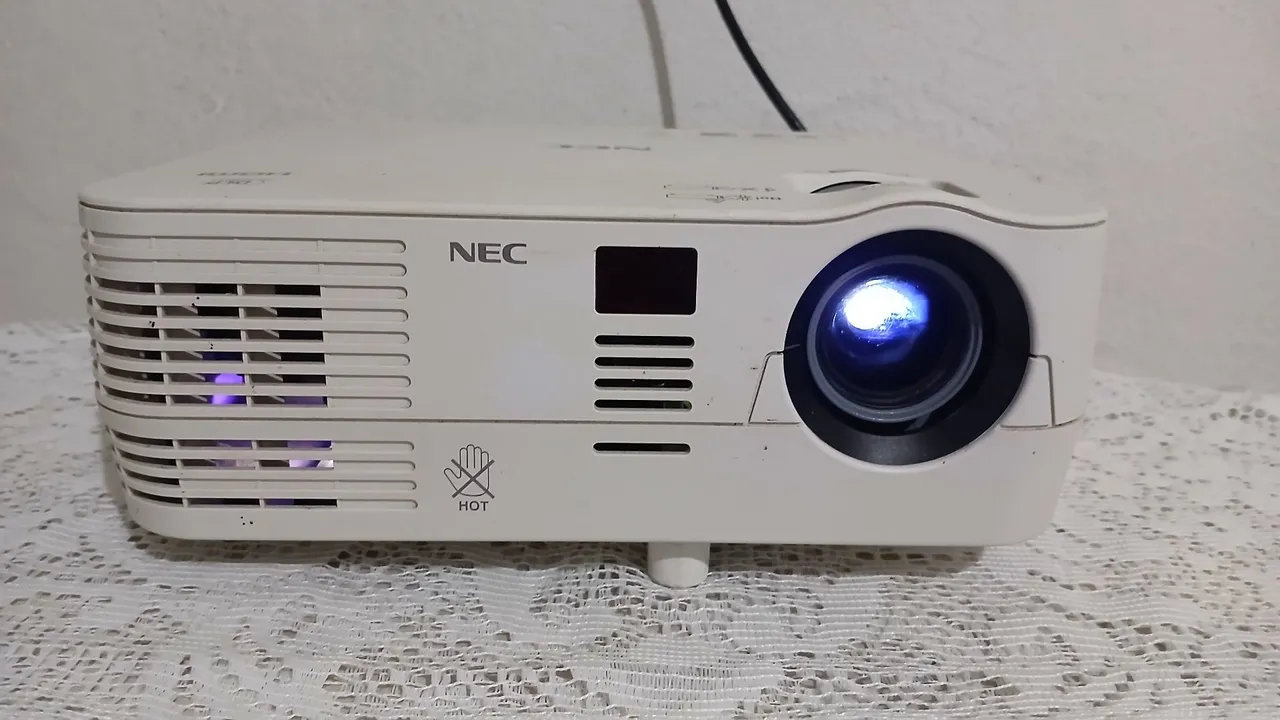 Projetor NEC