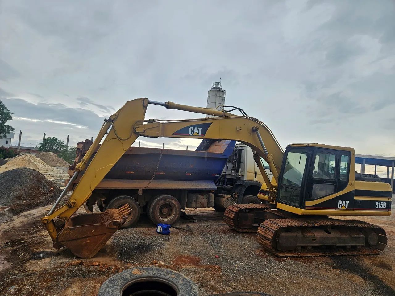 Escavadeira 315 B