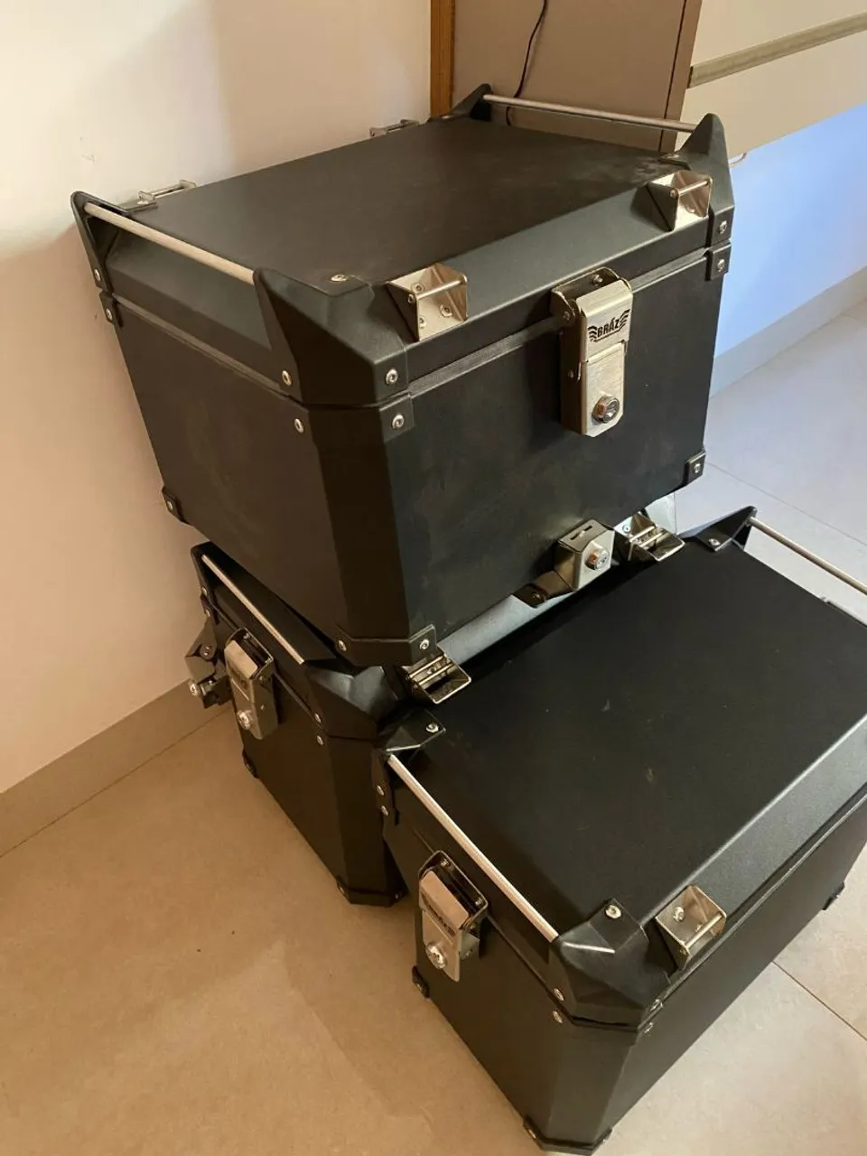 Kit Baús Rally Preto - 42l com bolsas internas, adesivos GS e encosto traseito - Bráz