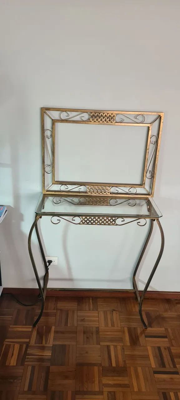 Aparador em Metal Dourado com Quadro  - Foto 2