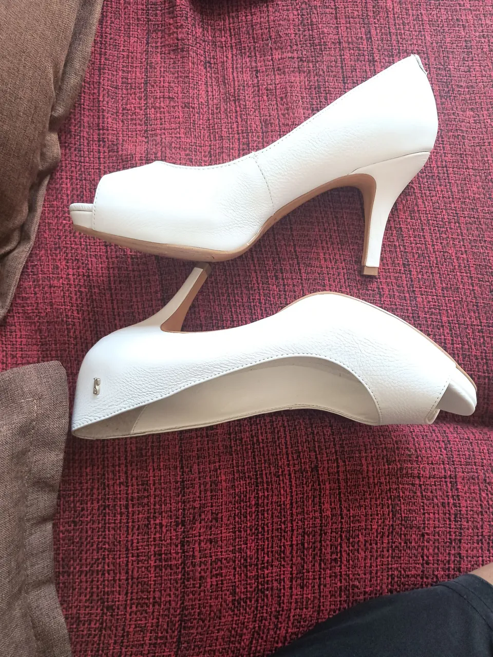 Sapatos Peep Toe Branco Elegantes