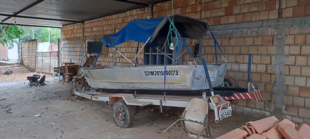 Canoa documentada-carretinha com placa e documentação-2 motores  - Foto 2
