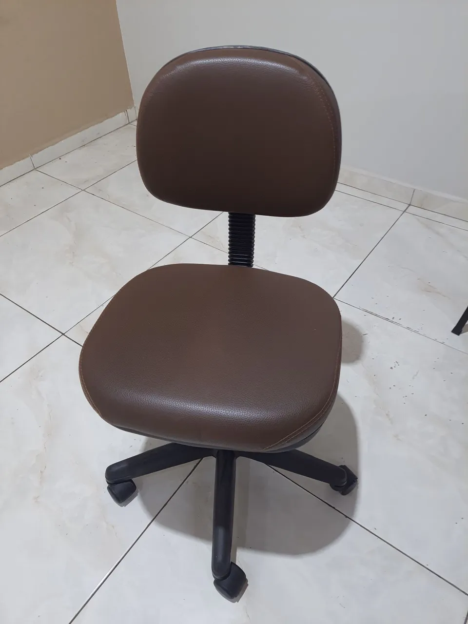 Cadeira Giratória CAVALETI Marrom