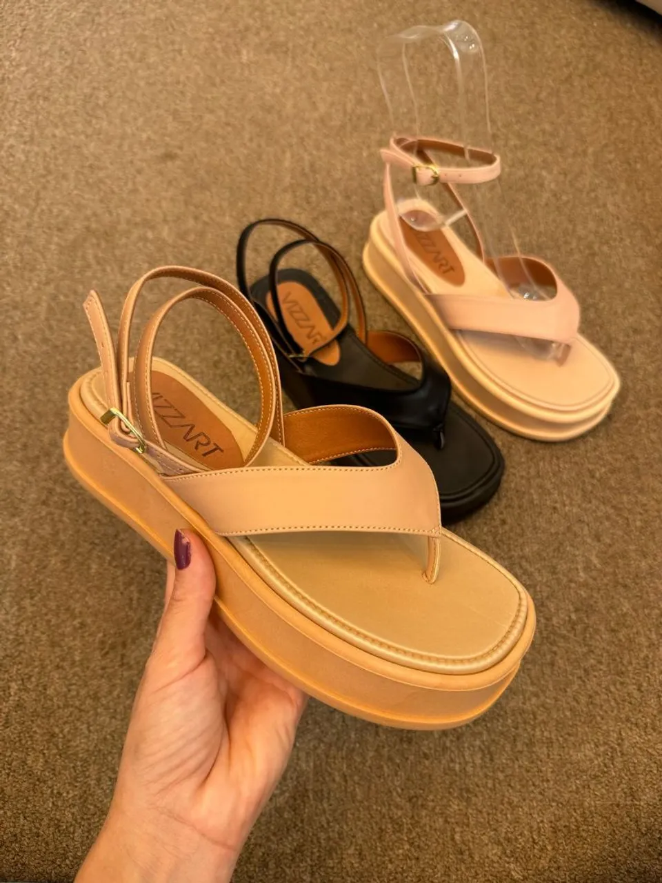 Sandália plataforma feminina 175,00