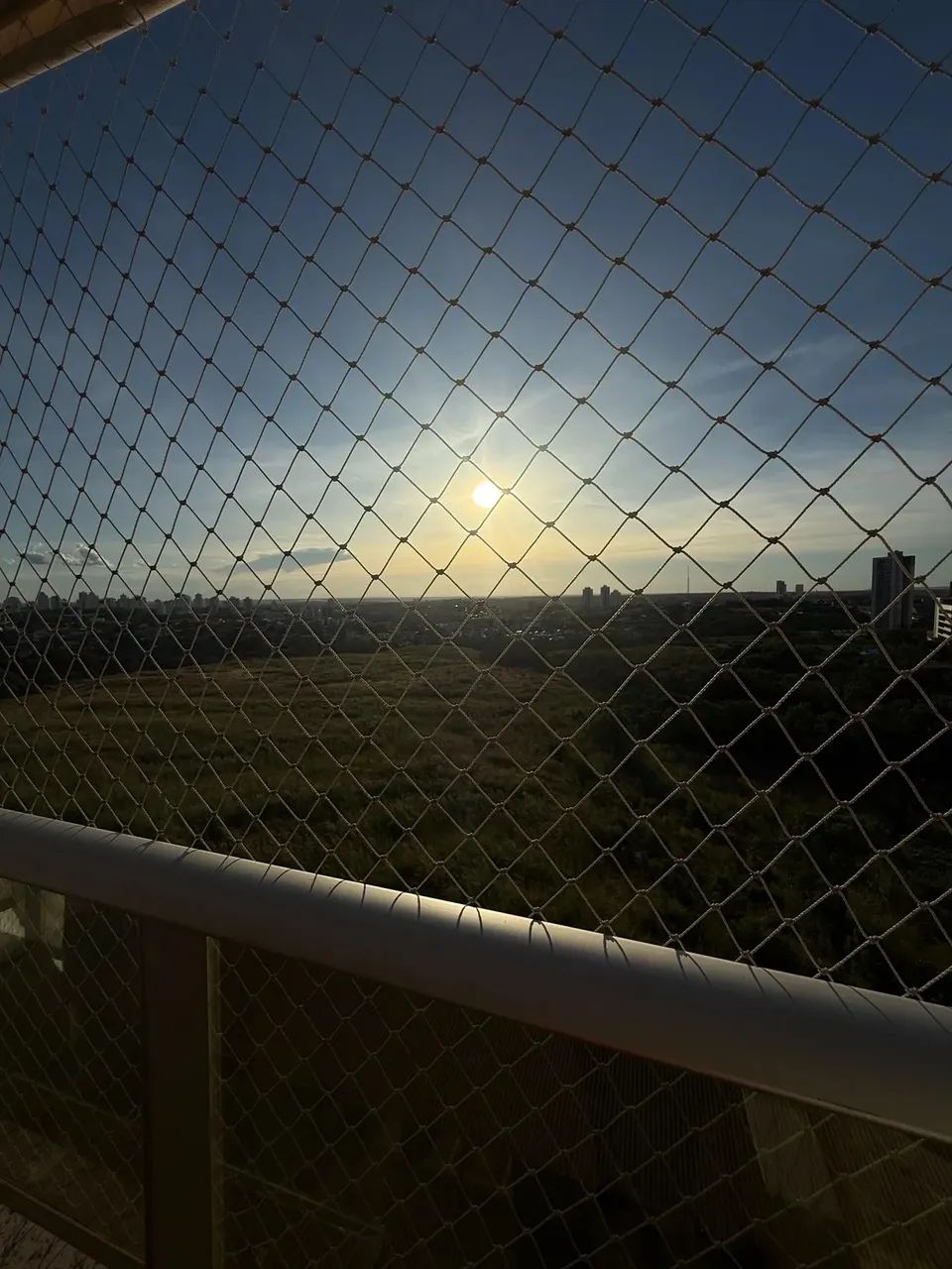 Imóvel para venda tem 76 metros quadrados com 3 quartos no Edifício Le Parc 1. - Foto 2