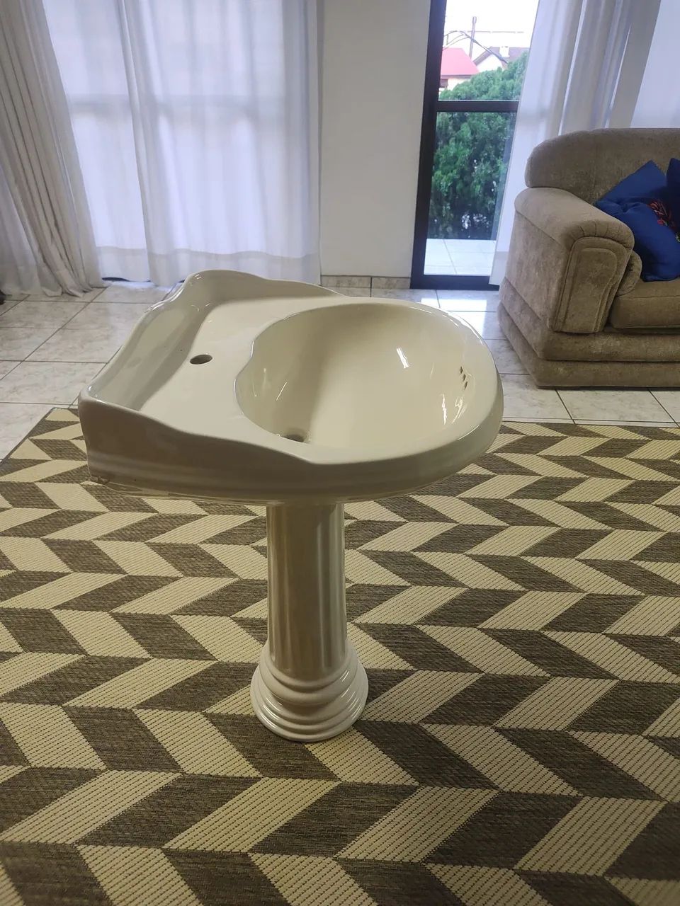 Vendo pia com coluna estilo romano  de luxo nova nunca usada  - Foto 4