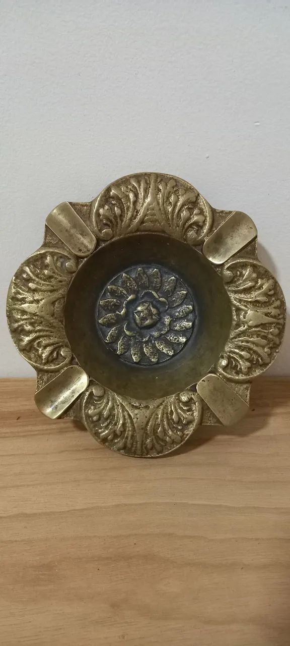 Cinzeiro em bronze vintage antiguidade