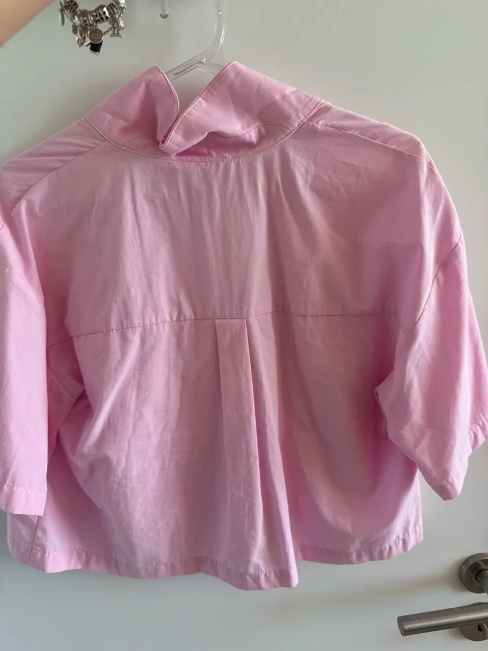 Camisa rosa de maga curta  - Foto 2