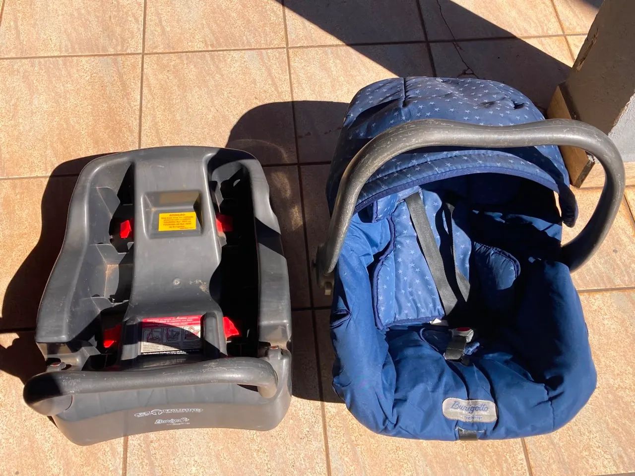 Bebê conforto com base e chiqueirinho