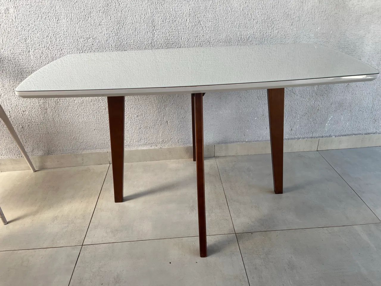 Mesa 6 lugares com tampão de vidro  - Foto 3