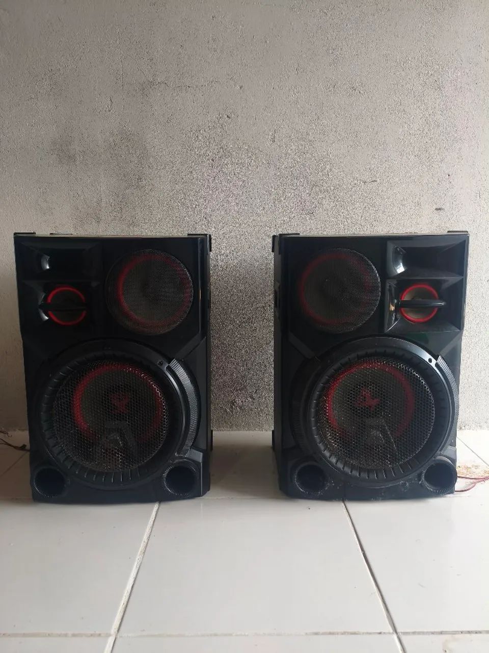 Caixa de som X-BOM