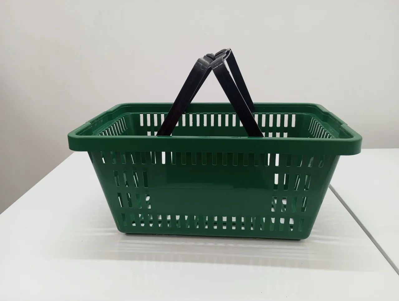 Vendo cestas plásticas kit com 10 cestas Plásticas resistente 