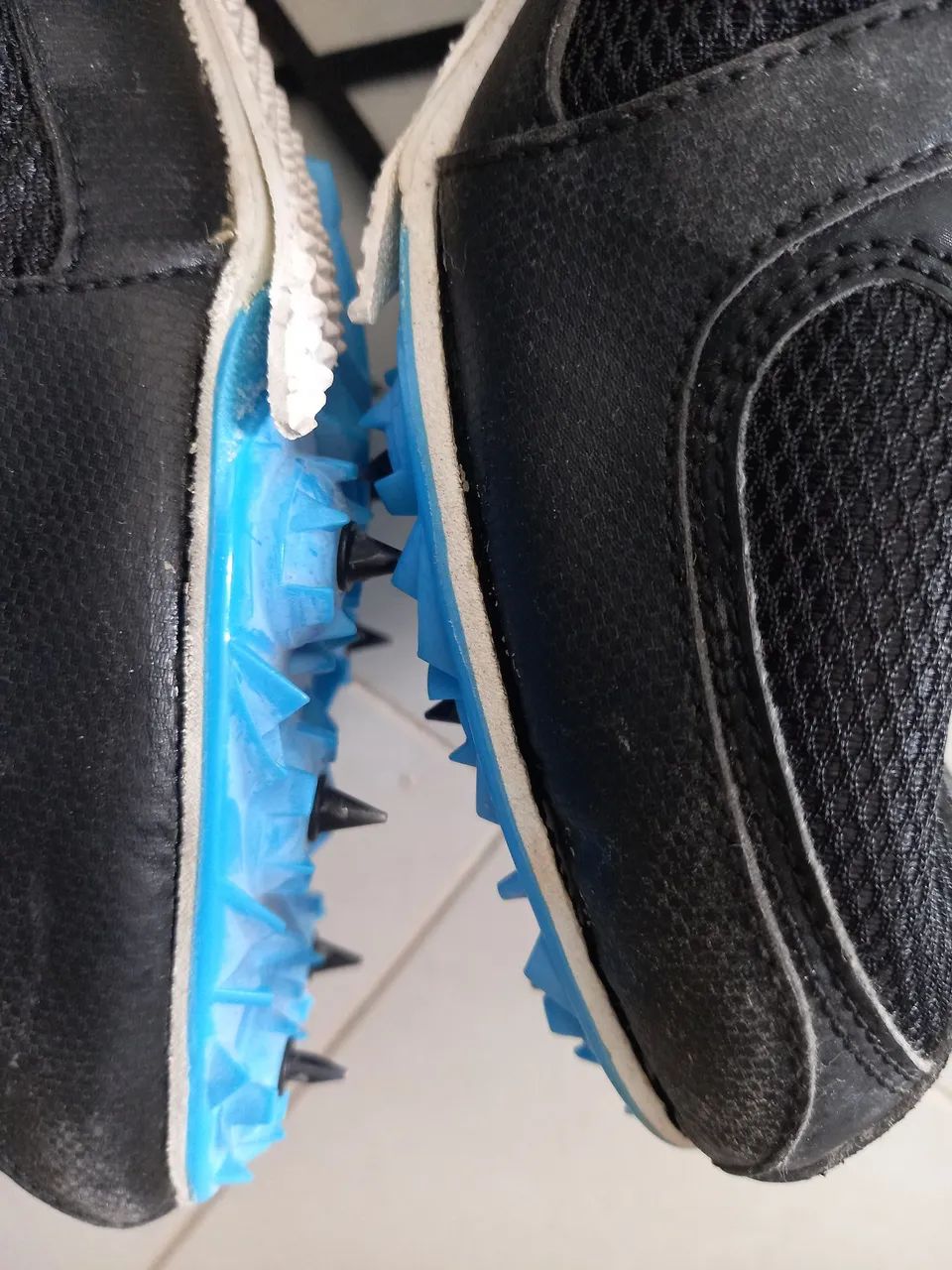 Sapatilha para atletismo calça 40 com defeito  - Foto 4
