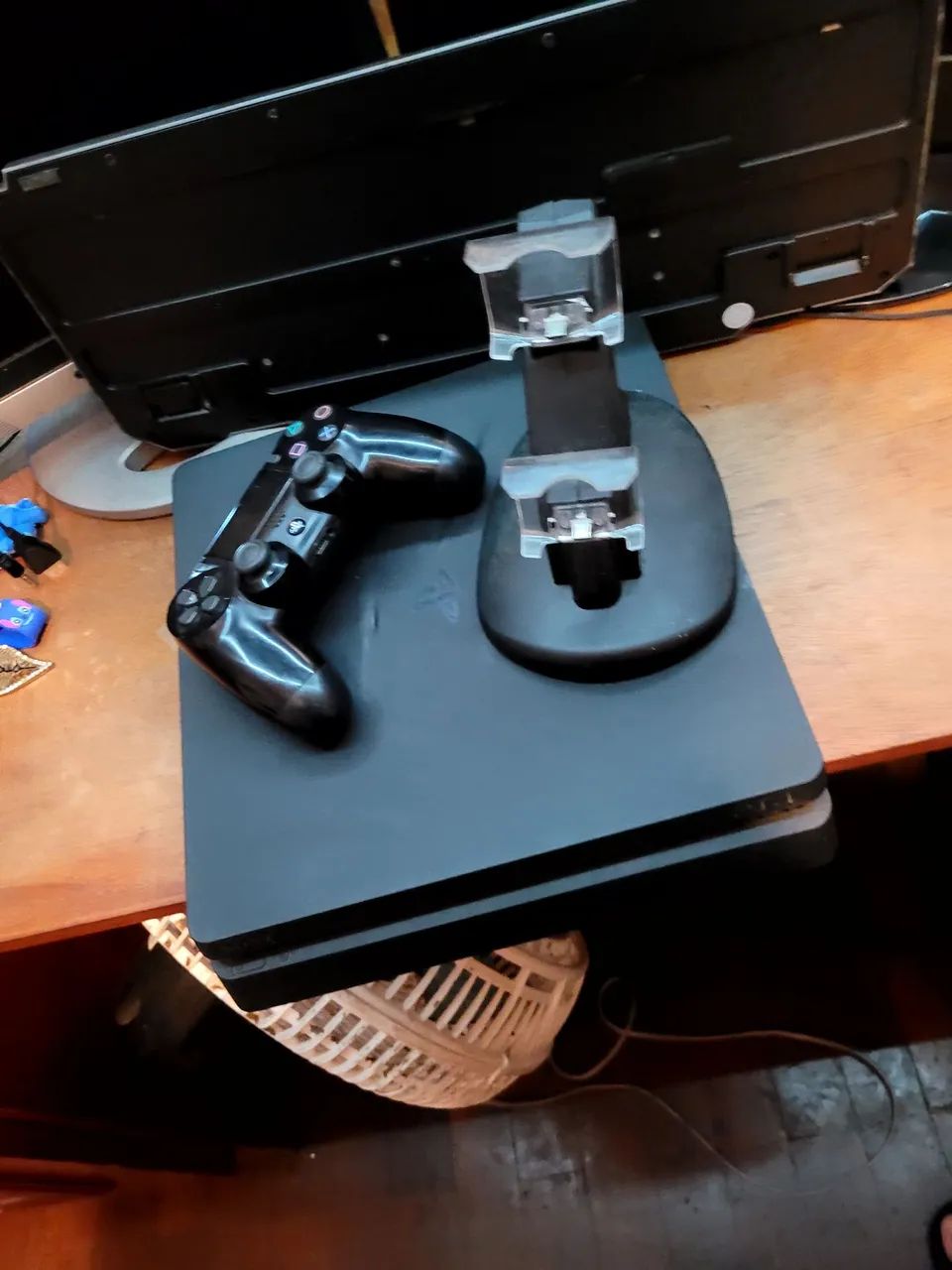 Ps4 1TB e 1 controle