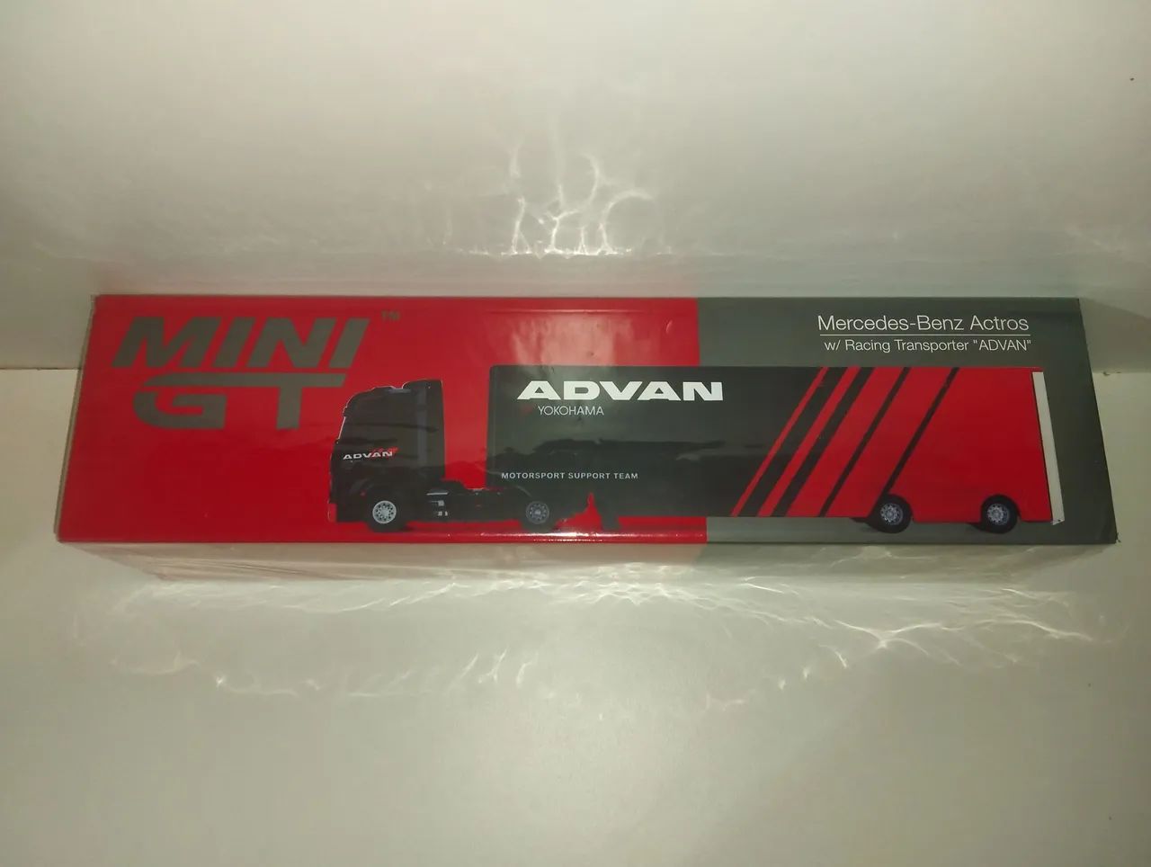Mini gt carreta advan 