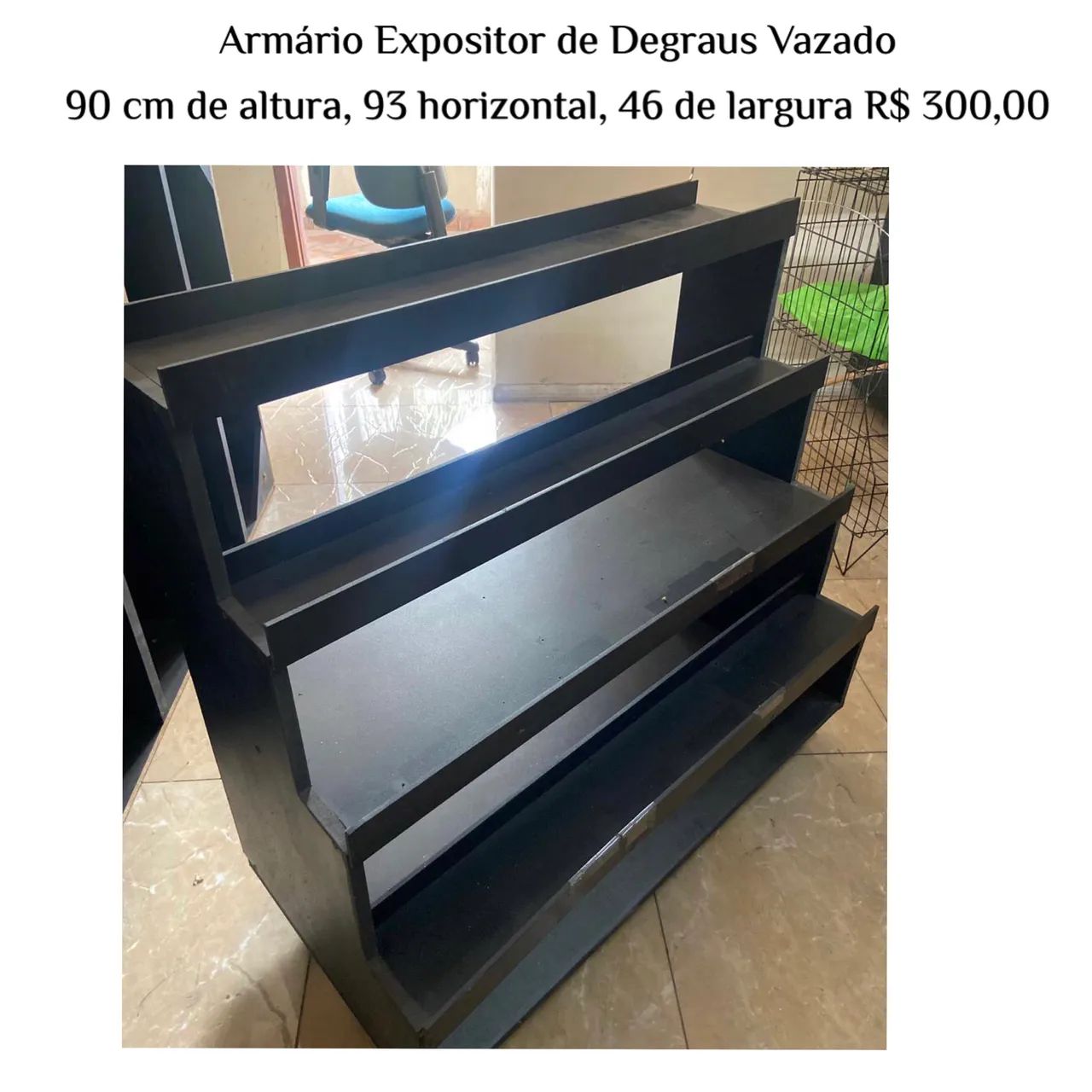Armário expositor de degraus vazado. Médias 90cm altura, 93cm horizontal 46cm largura - Foto 2