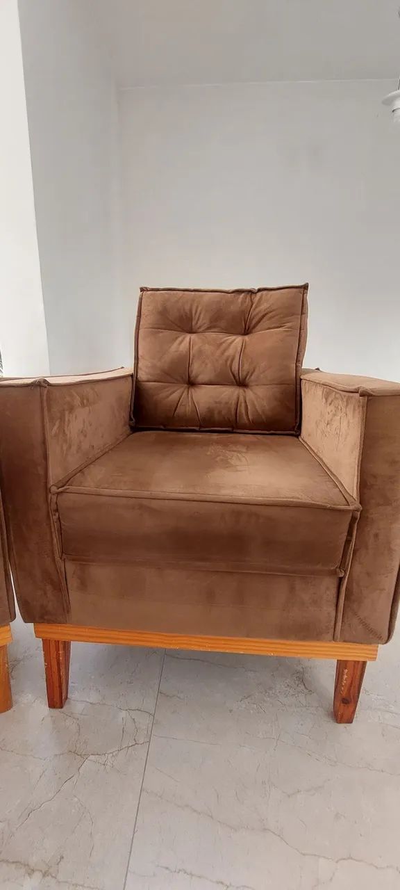 Conjunto com 3 Poltronas em Suede Marrom - Excelente Estado - R$ 1.000 - Foto 4