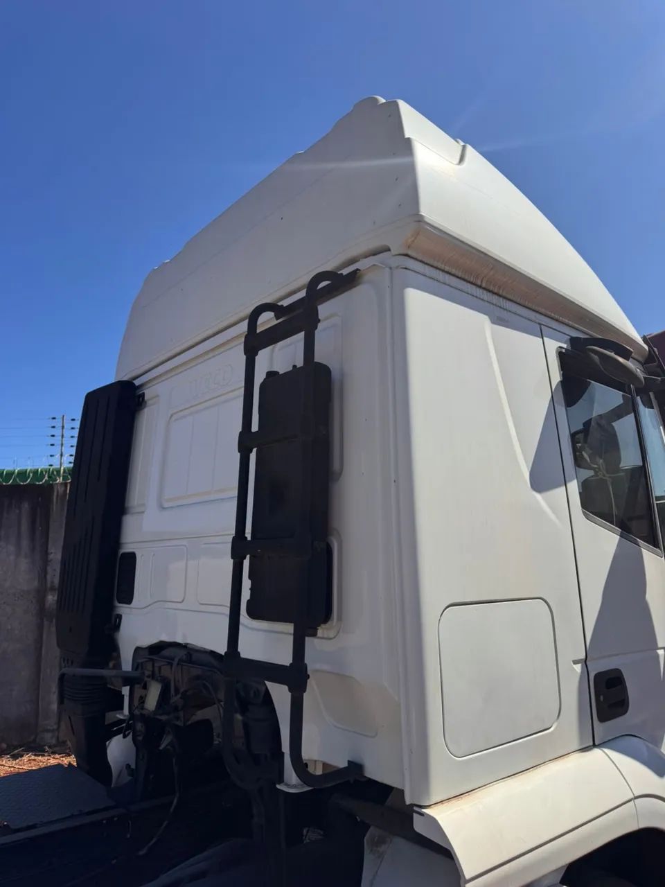 Cabine completa iveco stralis teto alto - Foto 2