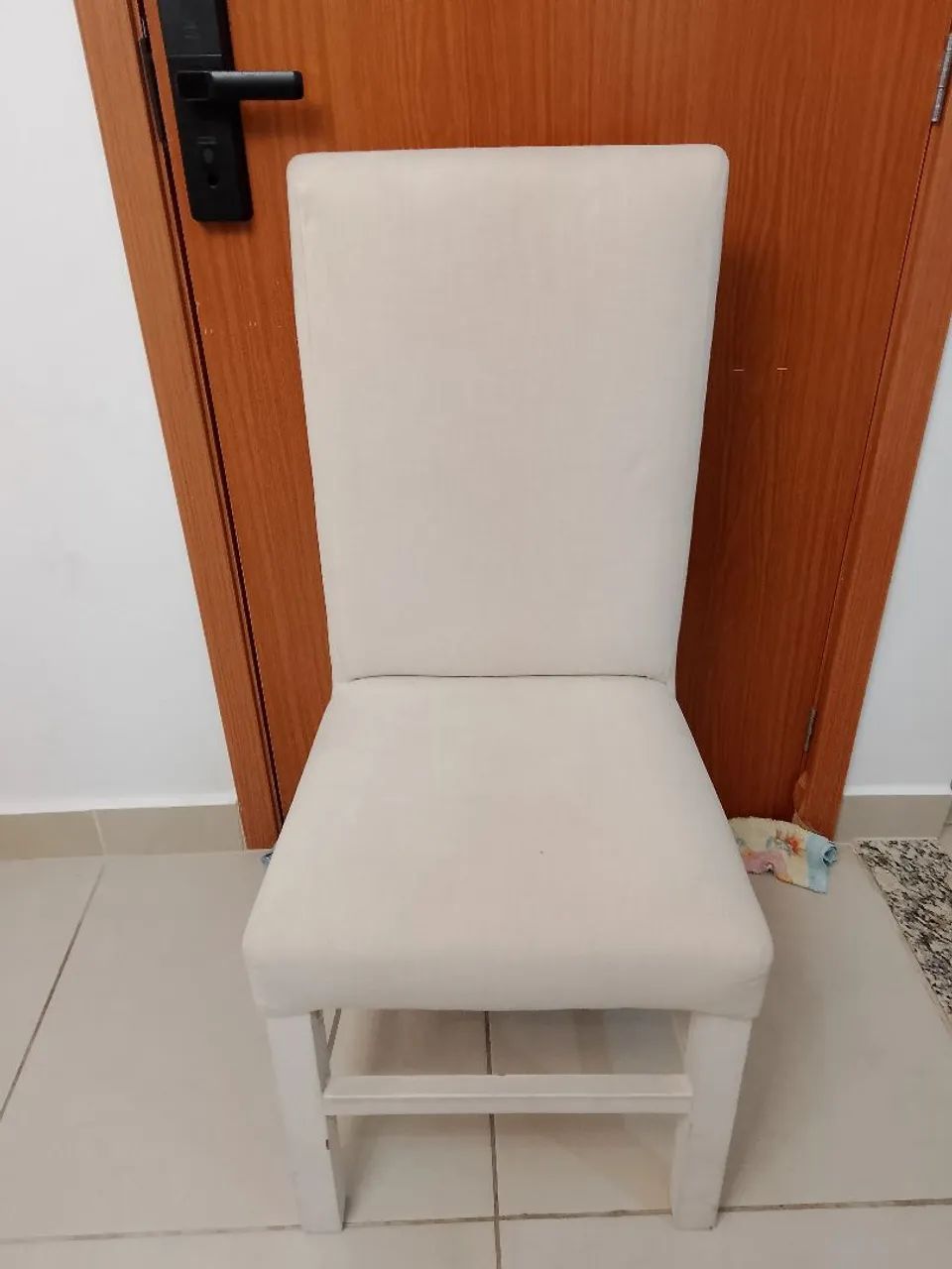 Vendo 4 cadeiras de madeira  - Foto 2