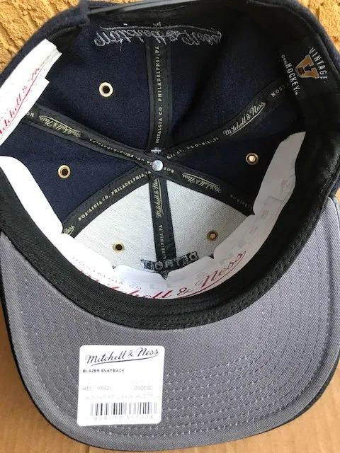 BONÉ MITCHELL & NESS DETROIT RED WINGS - Foto 3