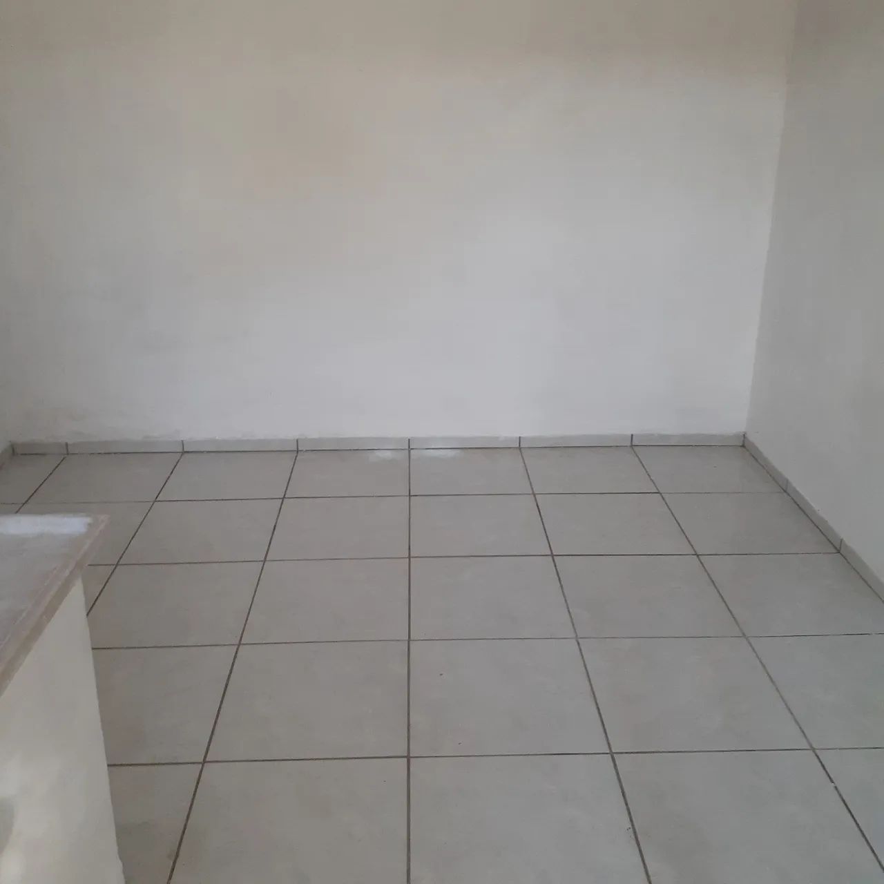 Alugo quarto com água e luz 600,00
