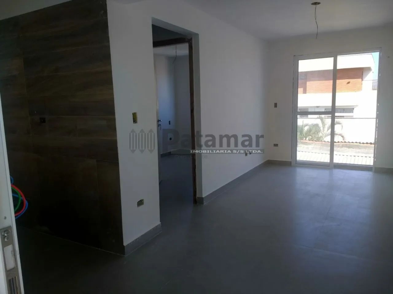 Apartamento com sacada na Vila Sônia