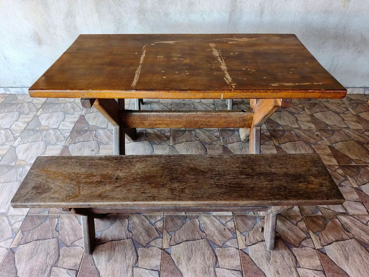 Mesa rústica madeira maciça com 2 bancos - Foto 2
