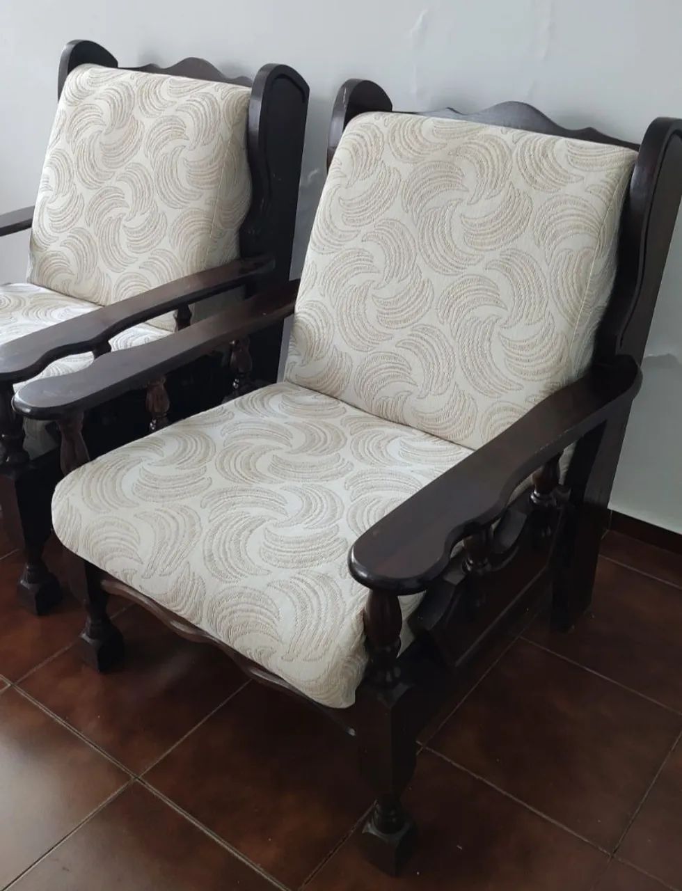 Sofá e 2 poltronas em madeira maciça de imbuia - Excelente estado - Foto 2