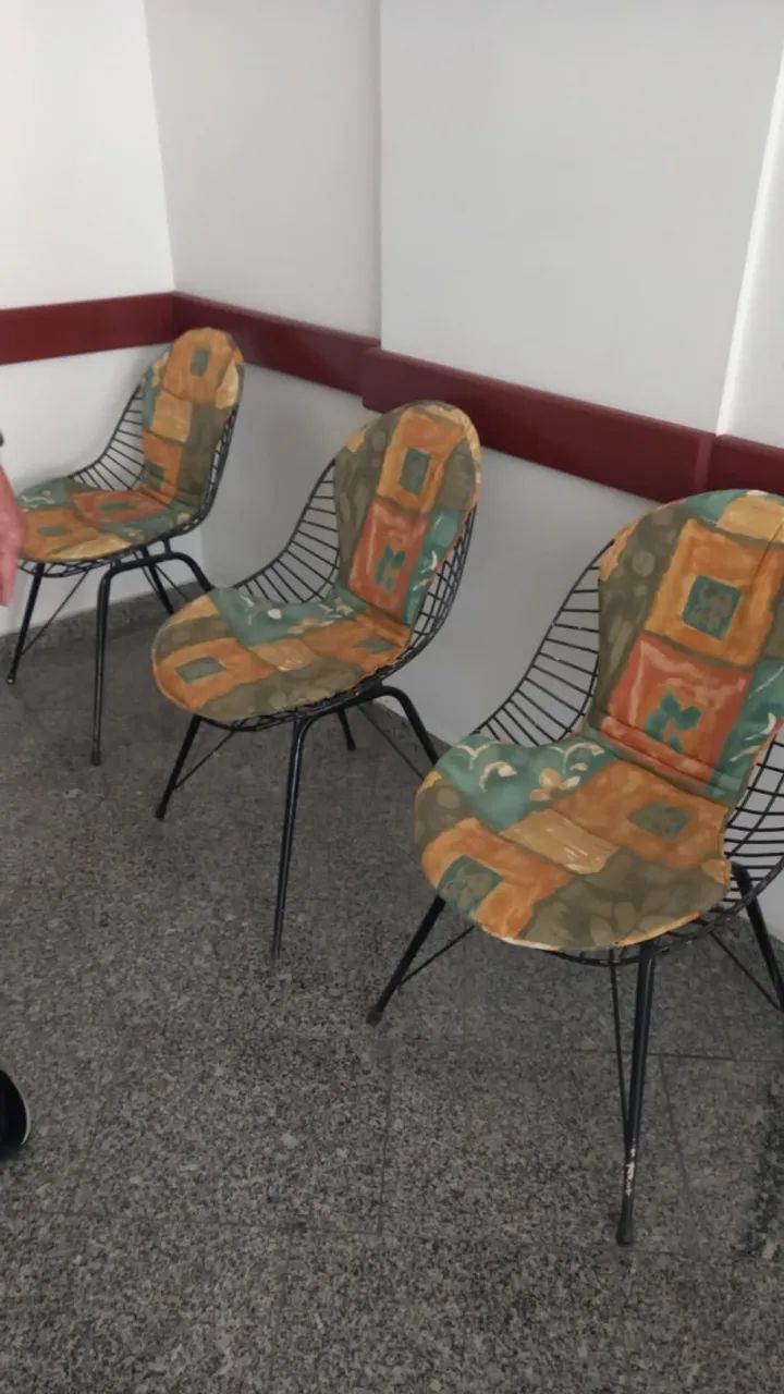 Vendo 4 cadeiras de ferro super estilosa