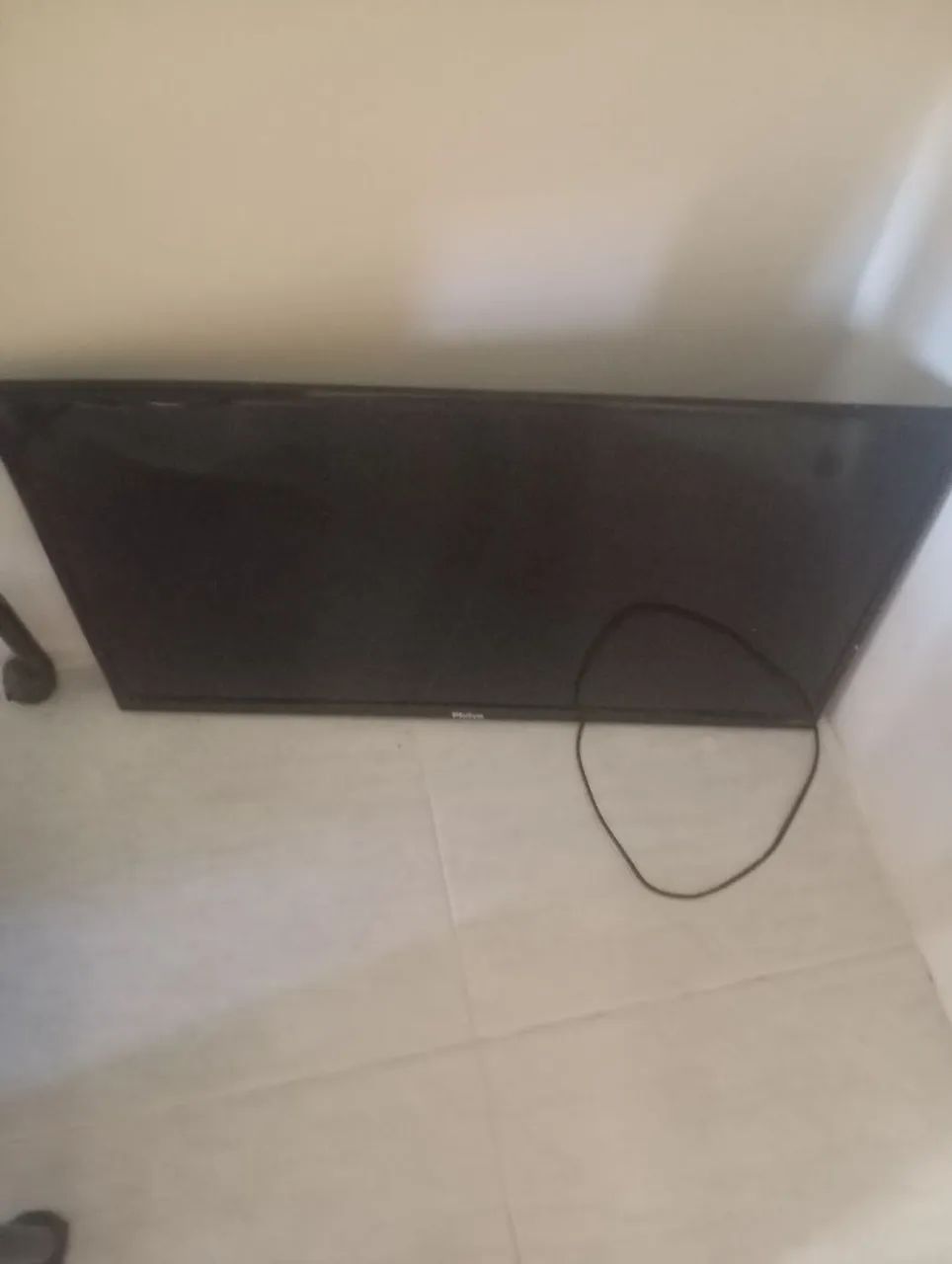 Vendo uma tv philco ,32 polegadas tela qurbrada serve p retirada de peças - Foto 3