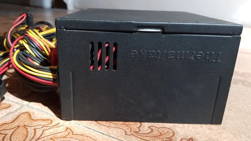 Fonte Thermaltake TR2 700W - ATX 12v 2.3 - Foto 3