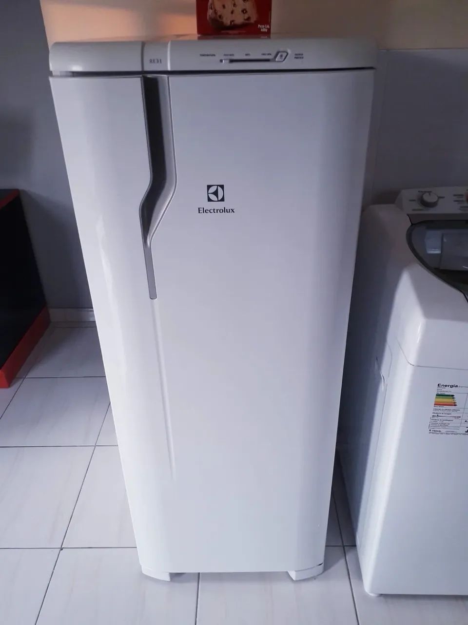Geladeira semi nova 