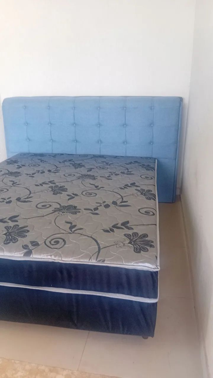 Cama queem com cabeceira molas e macia confortável  - Foto 3