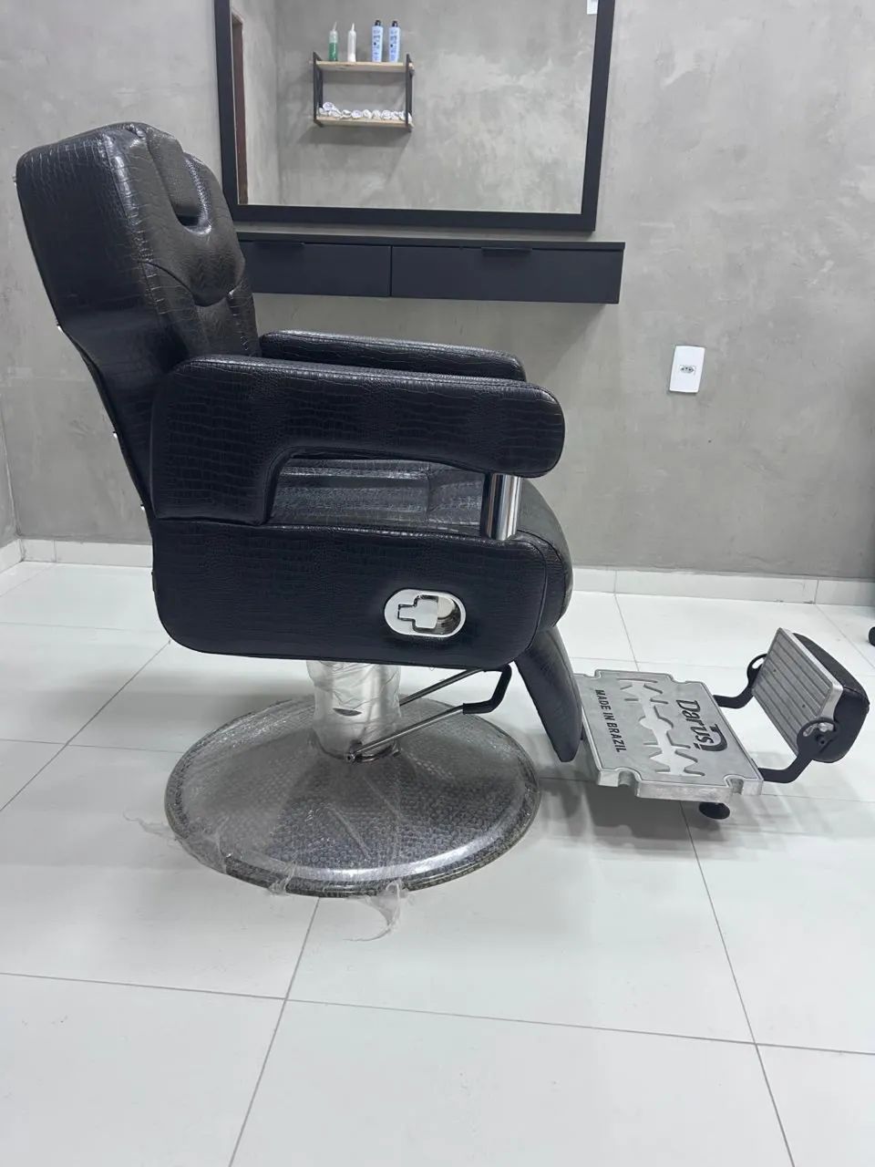 Vendo cadeira Darus nova nunca usada R$ 3000 - Foto 3