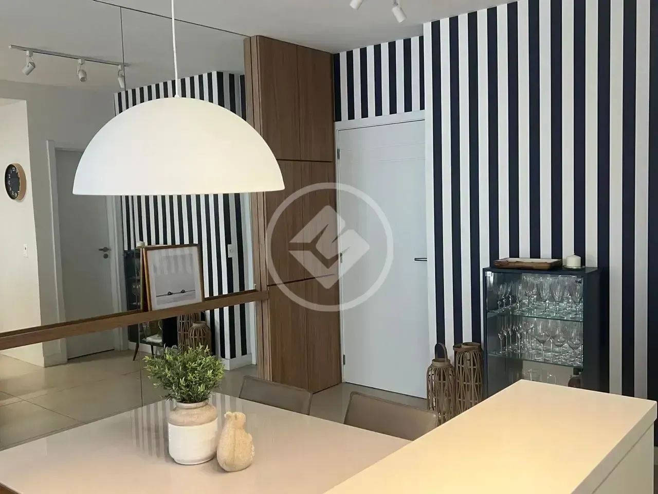 FKDS-APARTAMENTO EM JURERE 15 METROS DA PRAIA DANIELA