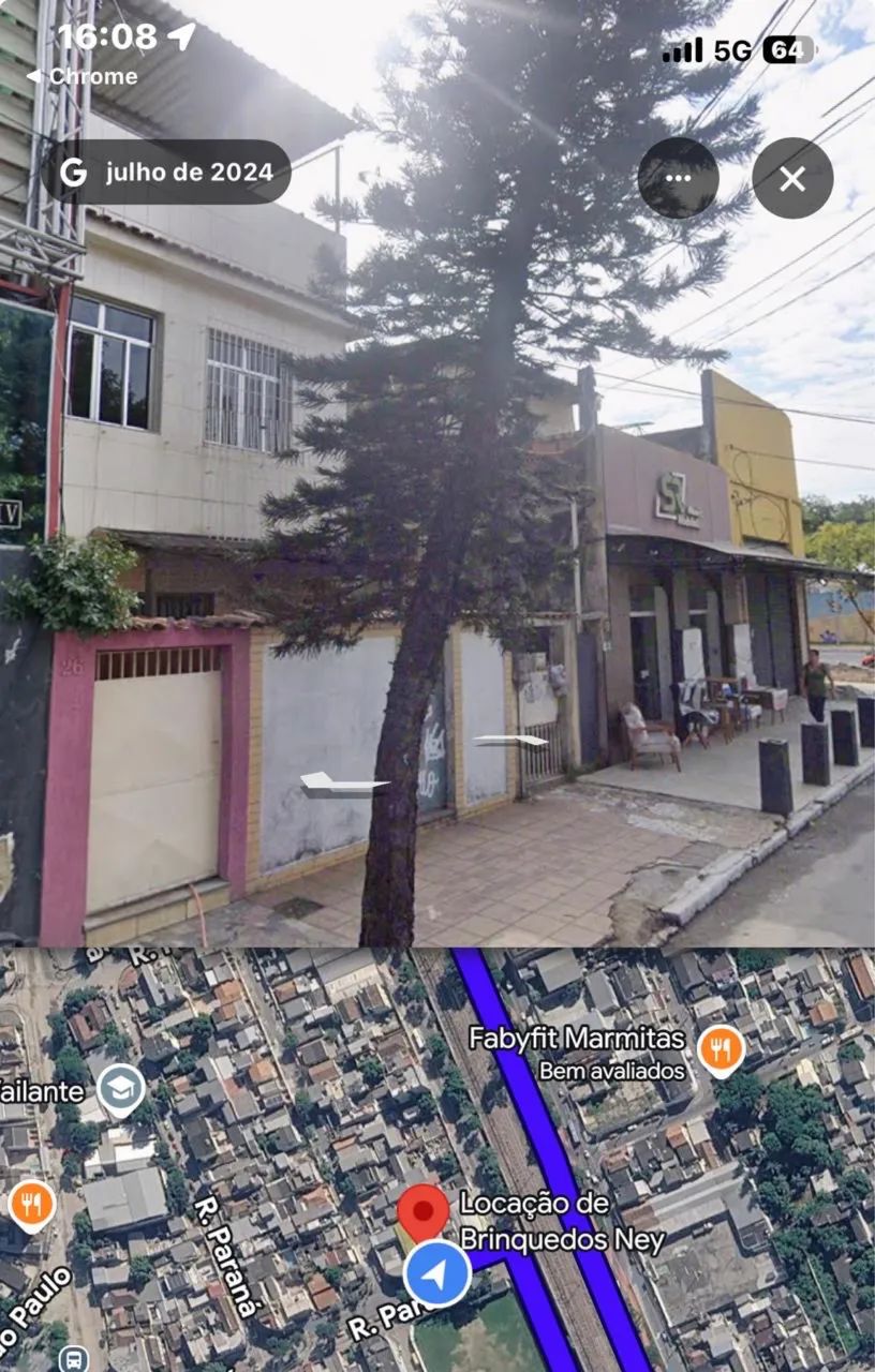 Sobrado com terraço, centro de Mesquita.