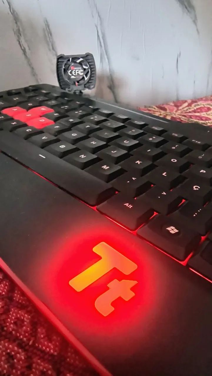 Teclado Gamer Thermaltake Challenger pro
