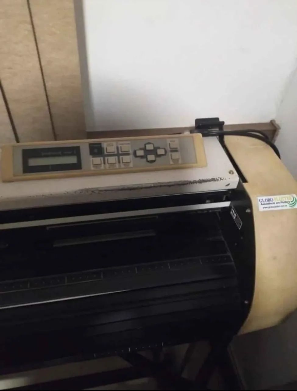 Máquina de Recorte de Adesivo - Mimaki CG130 - Usada, Revisada e em Boas Condições