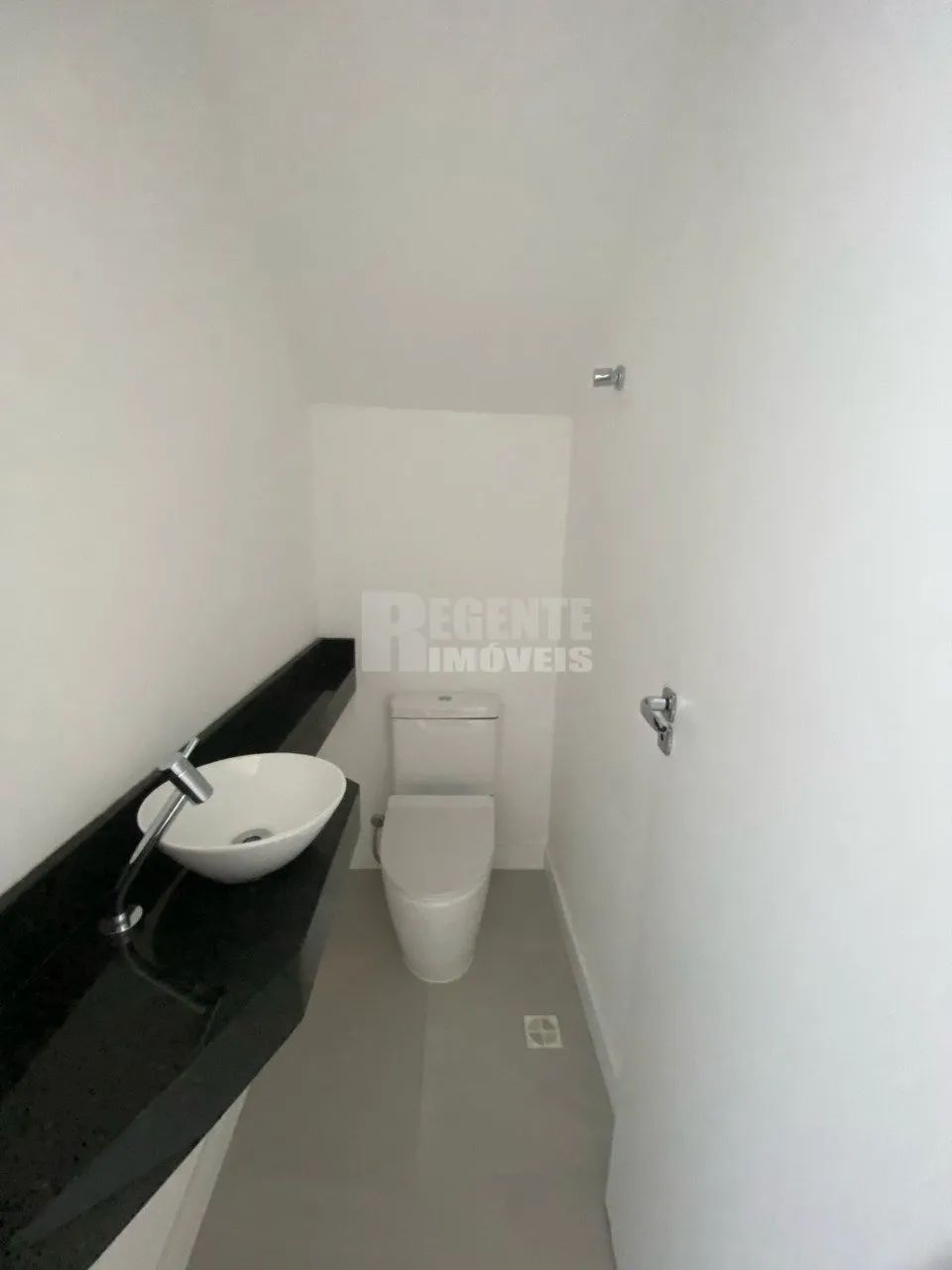 Excelente casa com 3 dormitórios para locação no bairro Saco Grande! - Foto 5