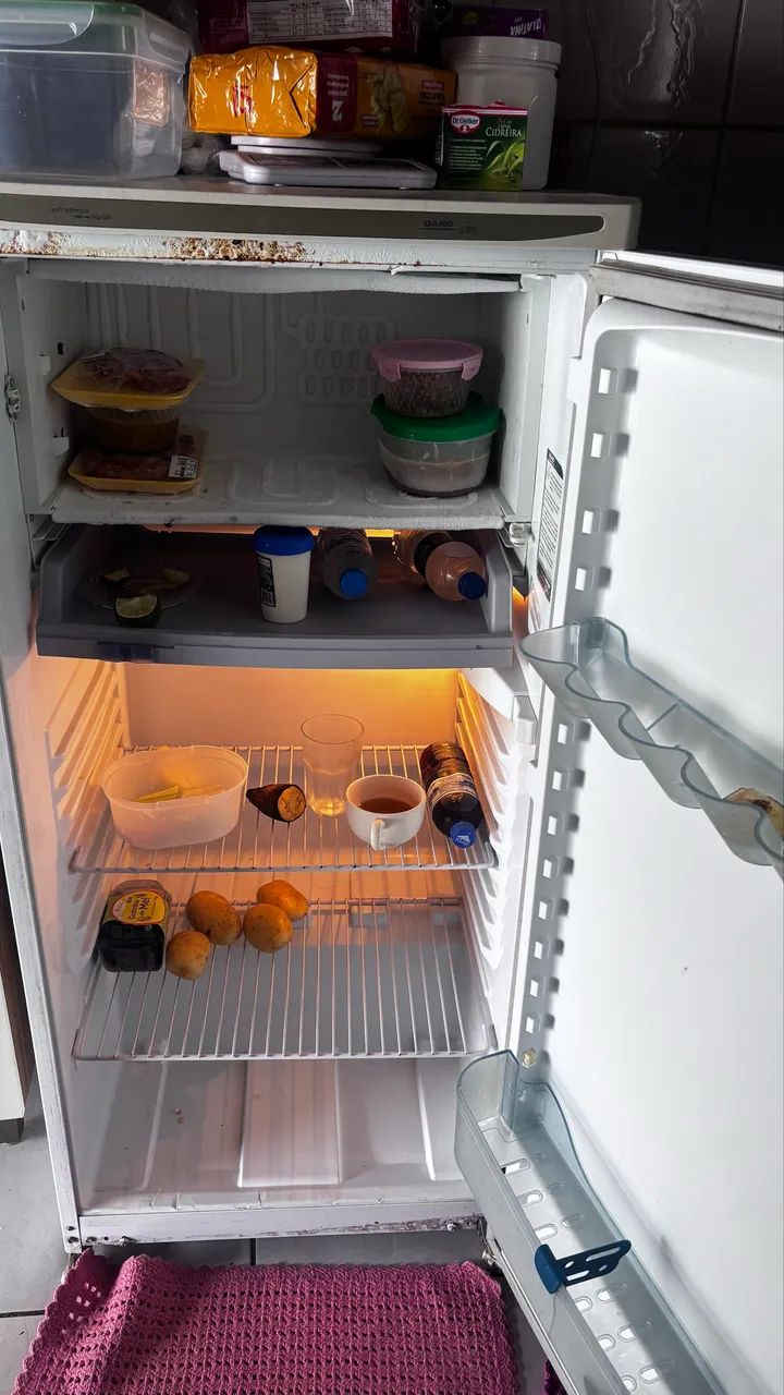 Vendo geladeira  - Foto 2