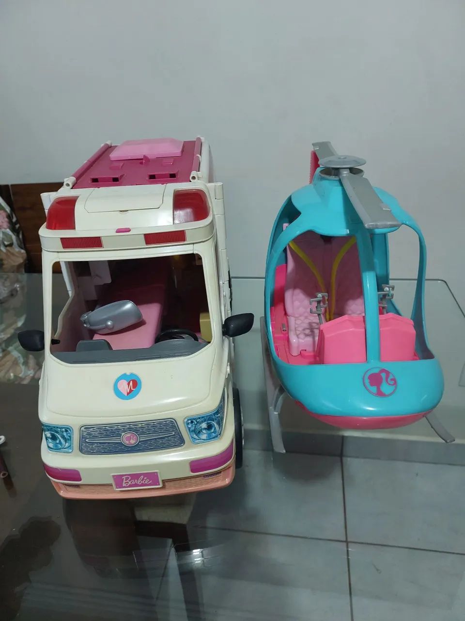 Ambulância e Helicóptero da Barbie - Foto 3