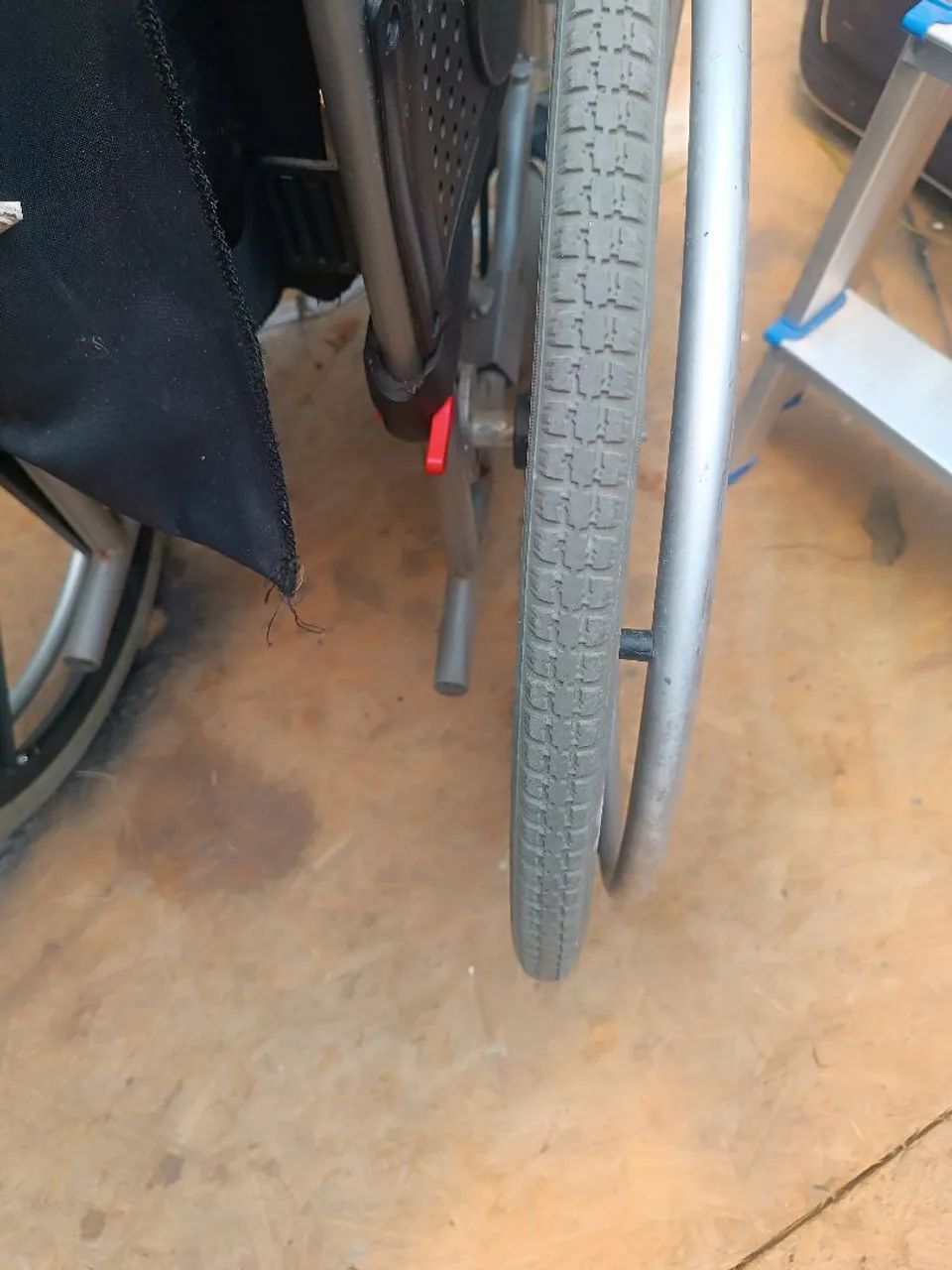 Cadeira de Rodas - Foto 4